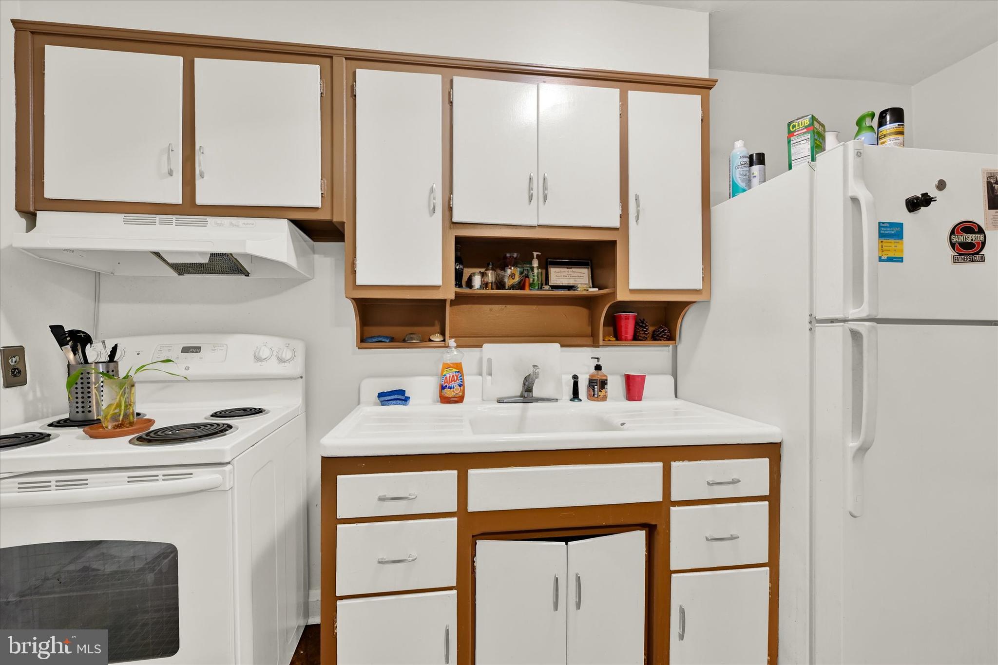 2934 Edgecombe Cir N