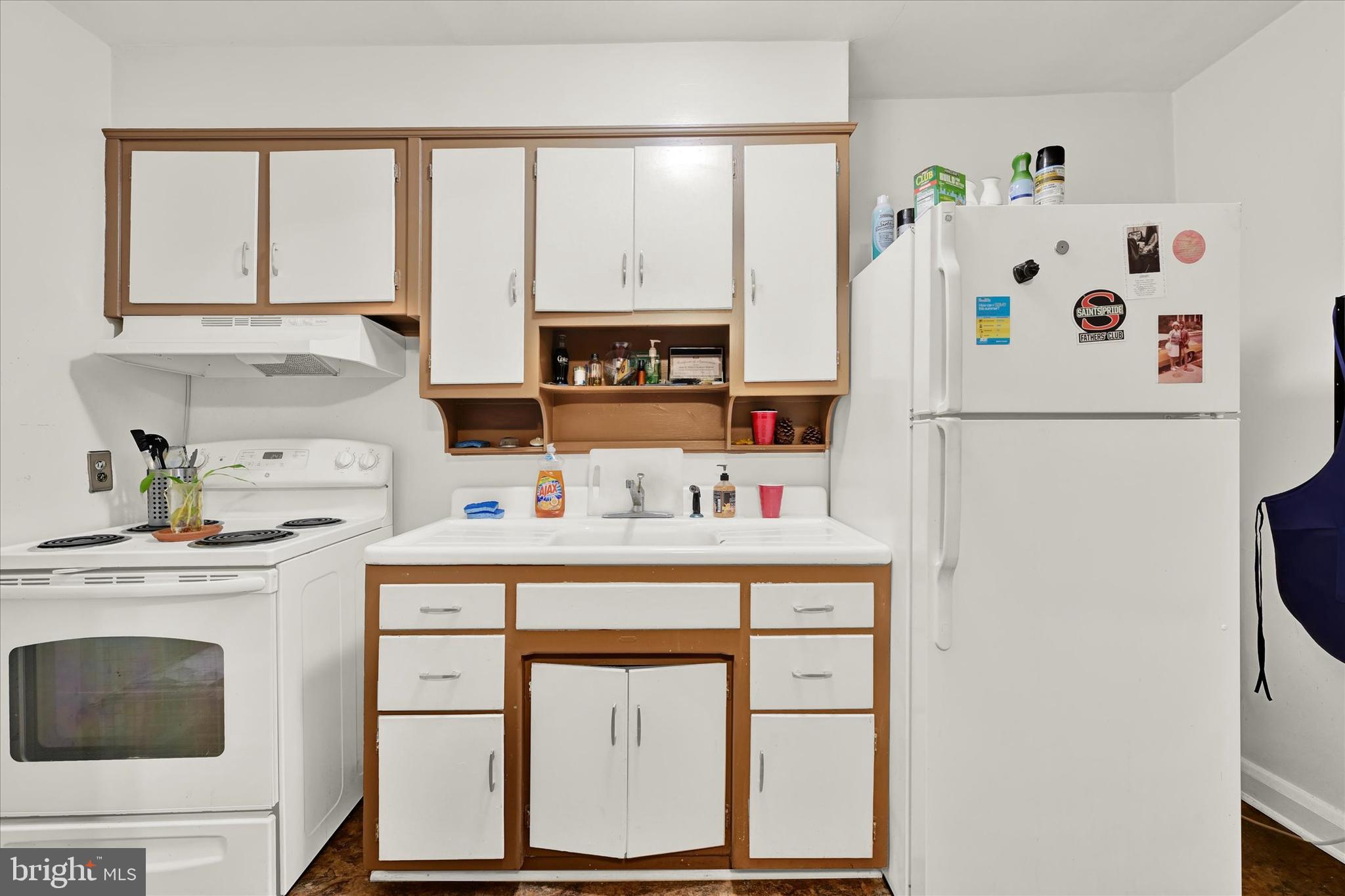 2934 Edgecombe Cir N