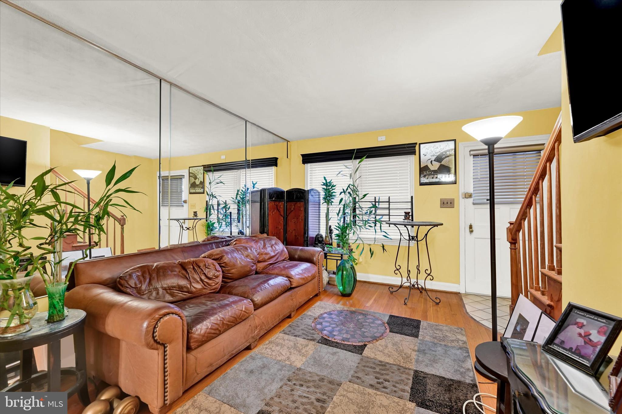 2934 Edgecombe Cir N