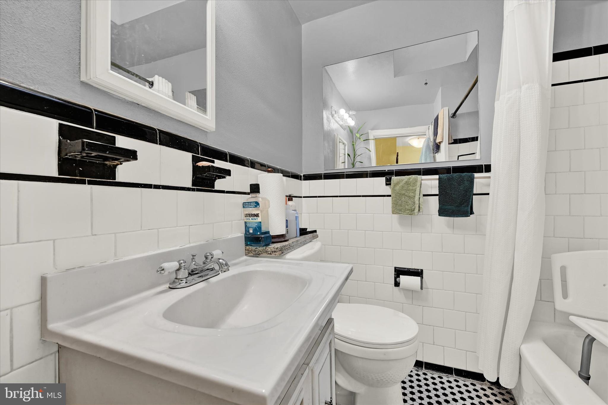 2934 Edgecombe Cir N