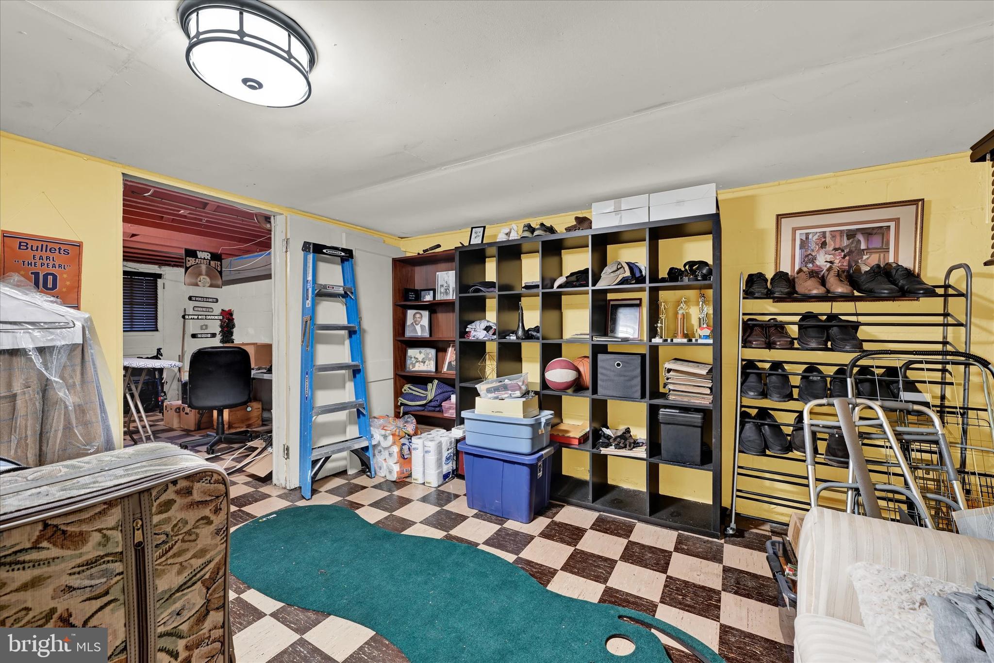 2934 Edgecombe Cir N