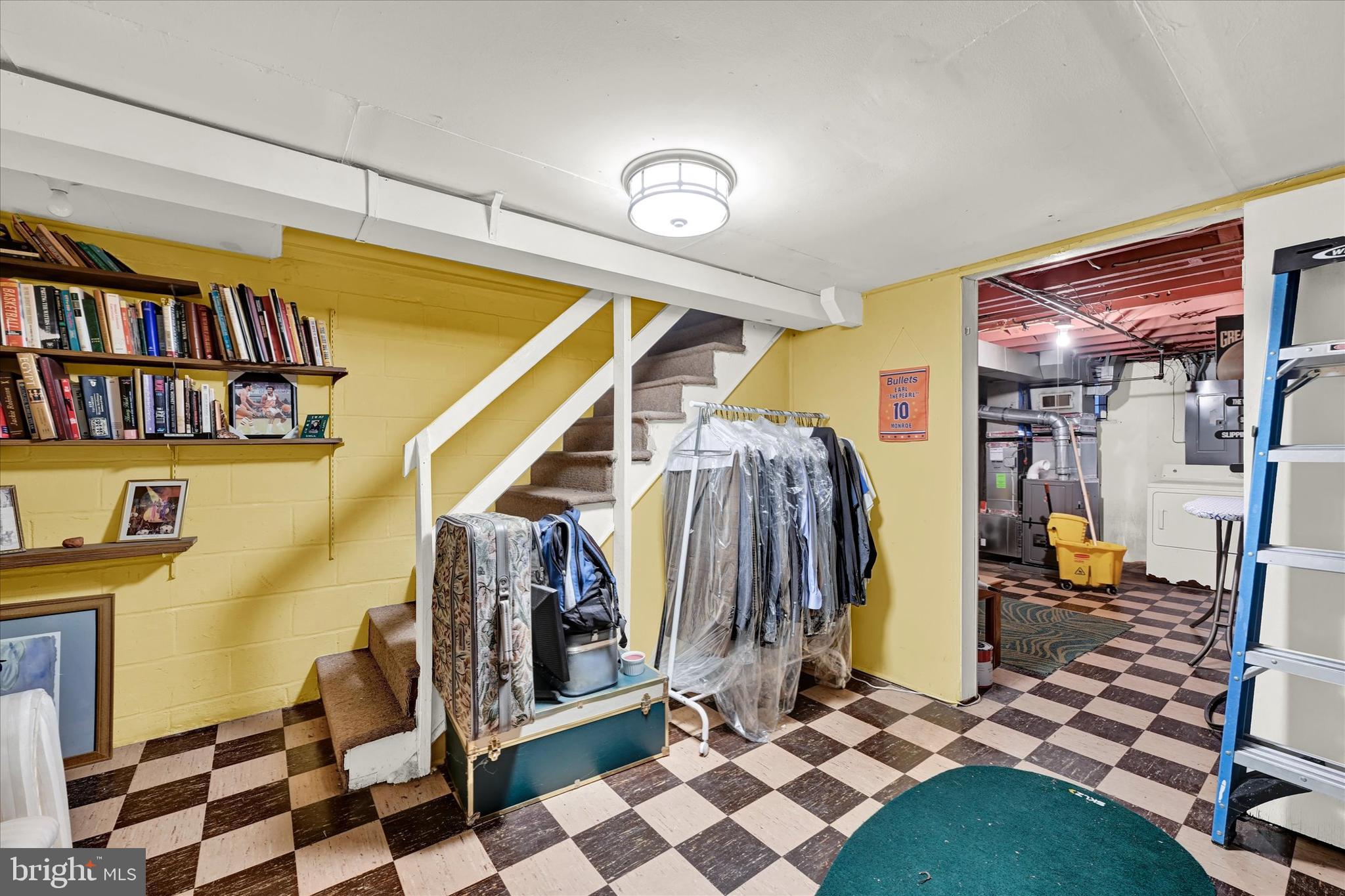 2934 Edgecombe Cir N