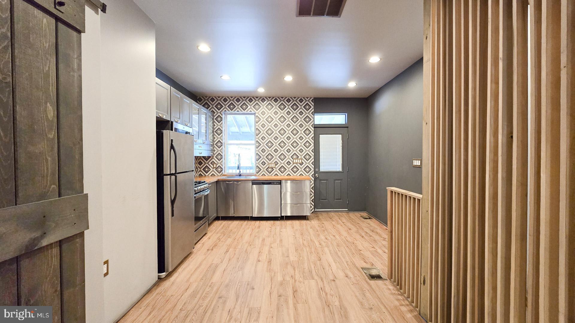 113 S Calhoun St
