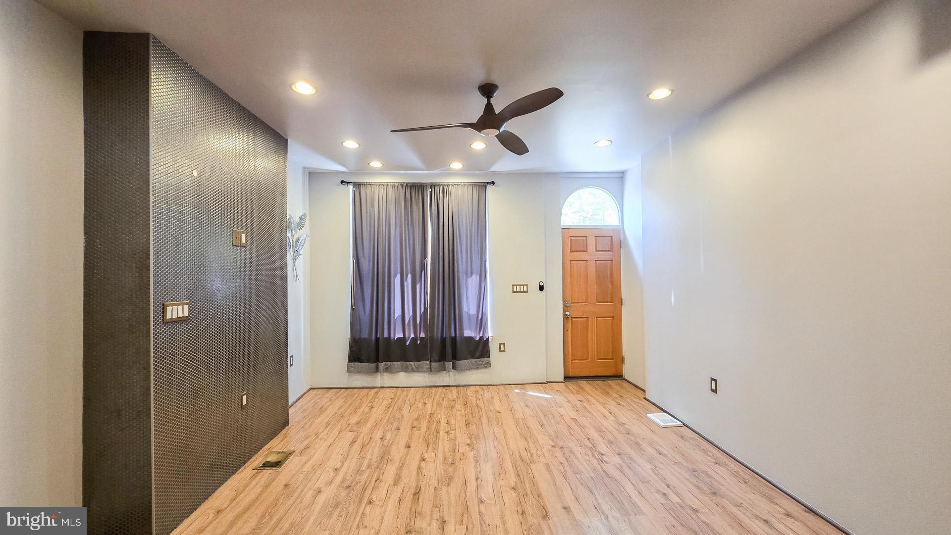 113 S Calhoun St