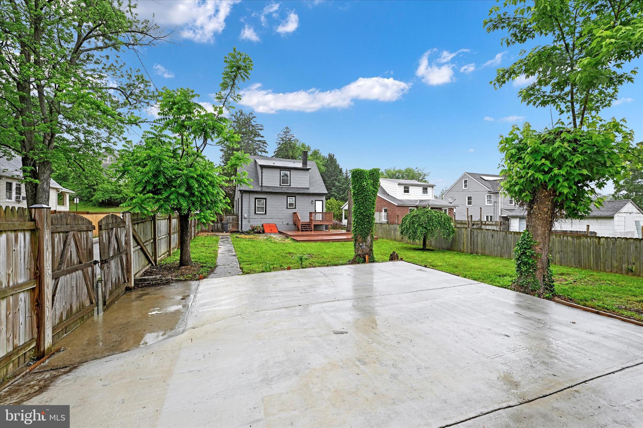 4101 Fleetwood Ave