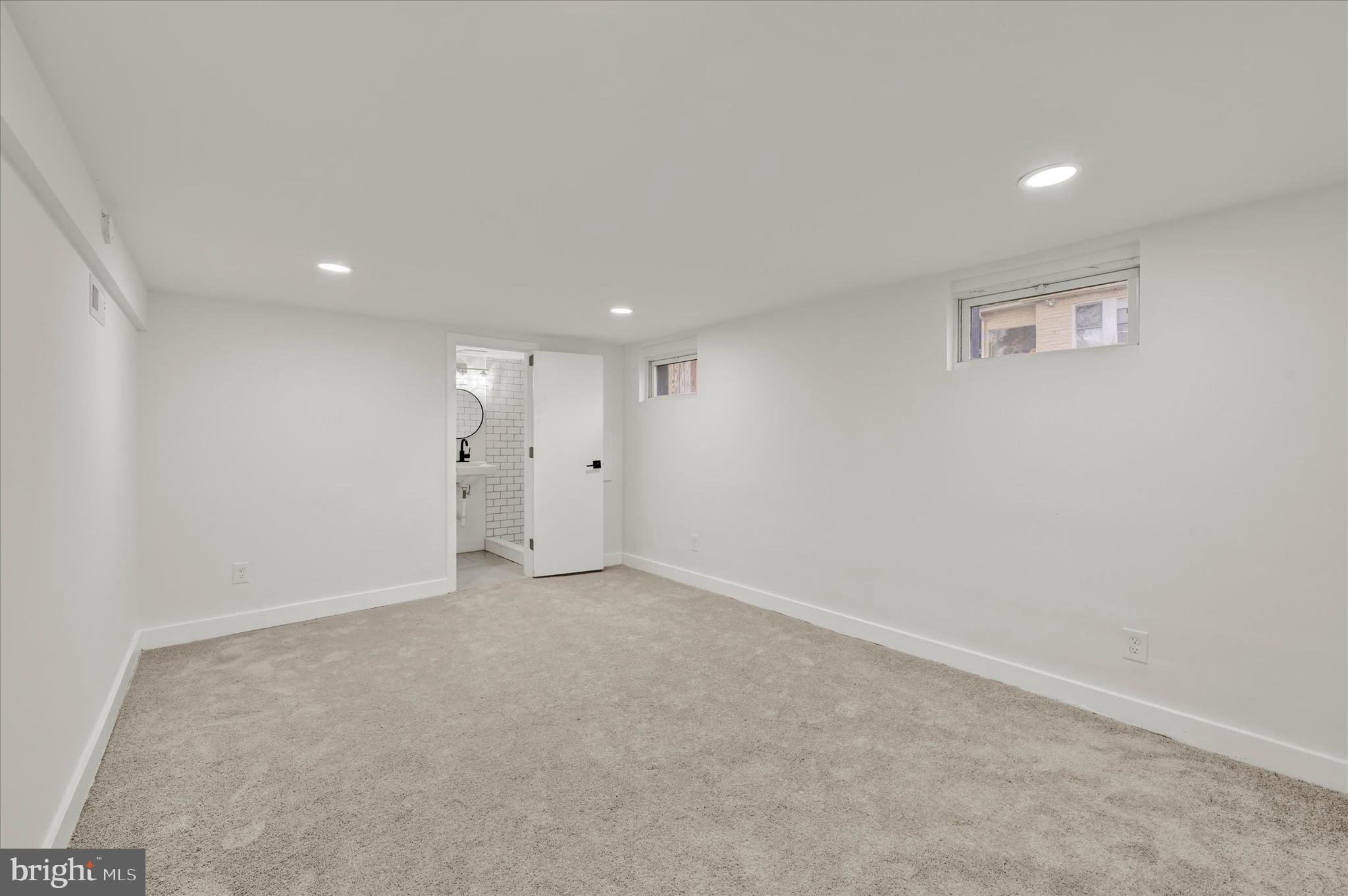 4101 Fleetwood Ave