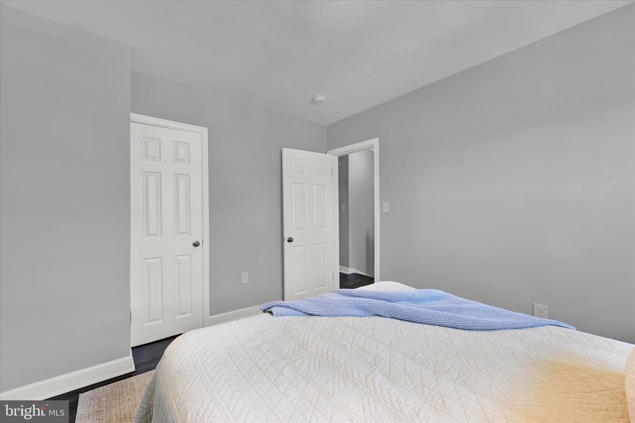 1025 Upnor Rd