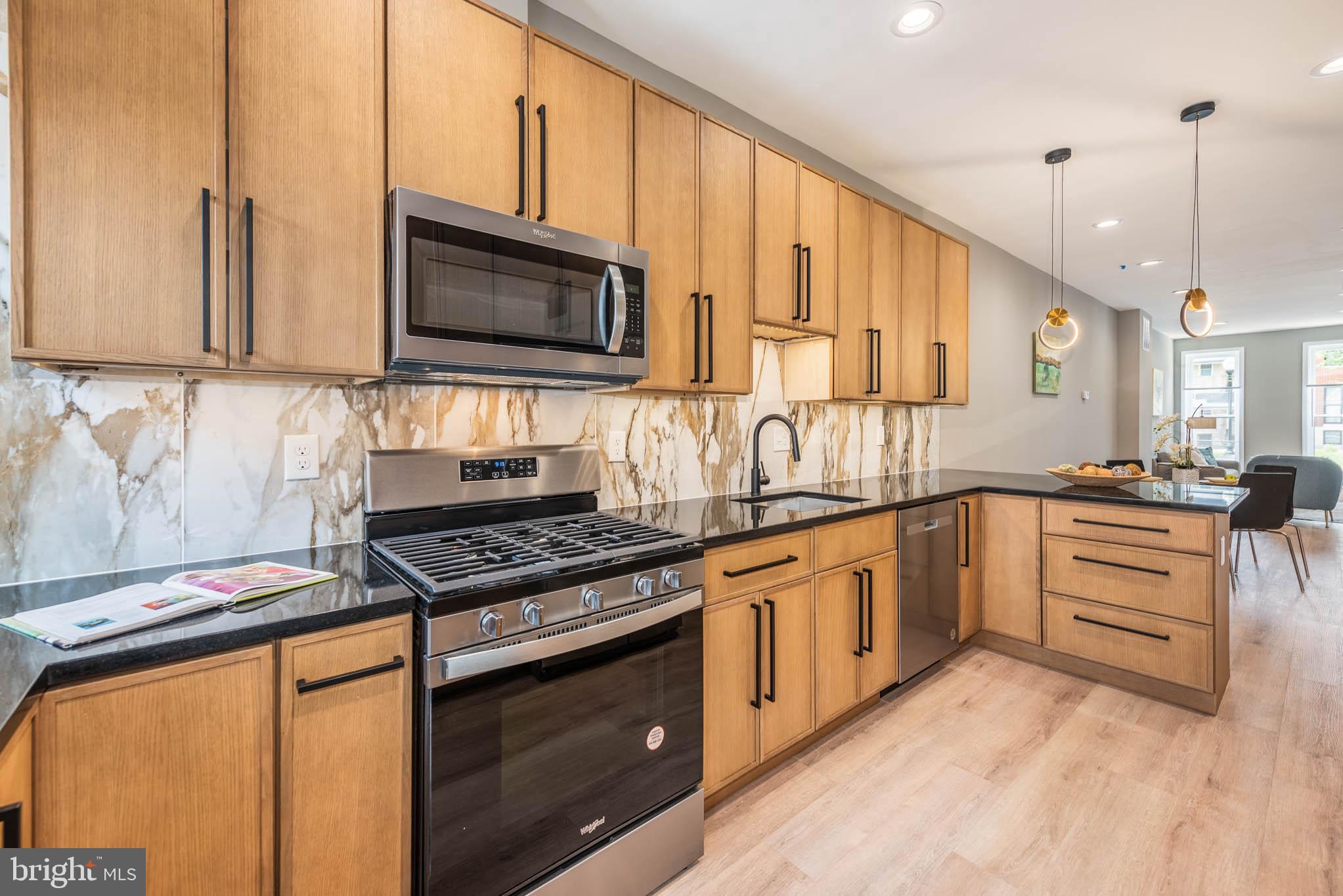 1427 N Broadway