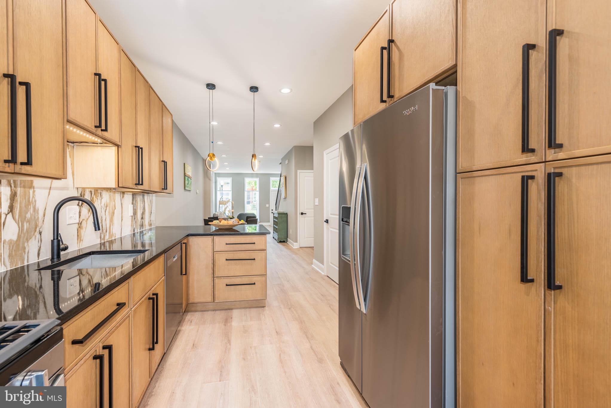 1427 N Broadway