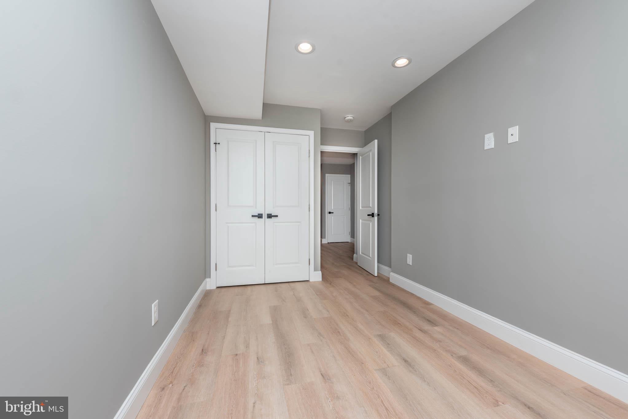 1427 N Broadway