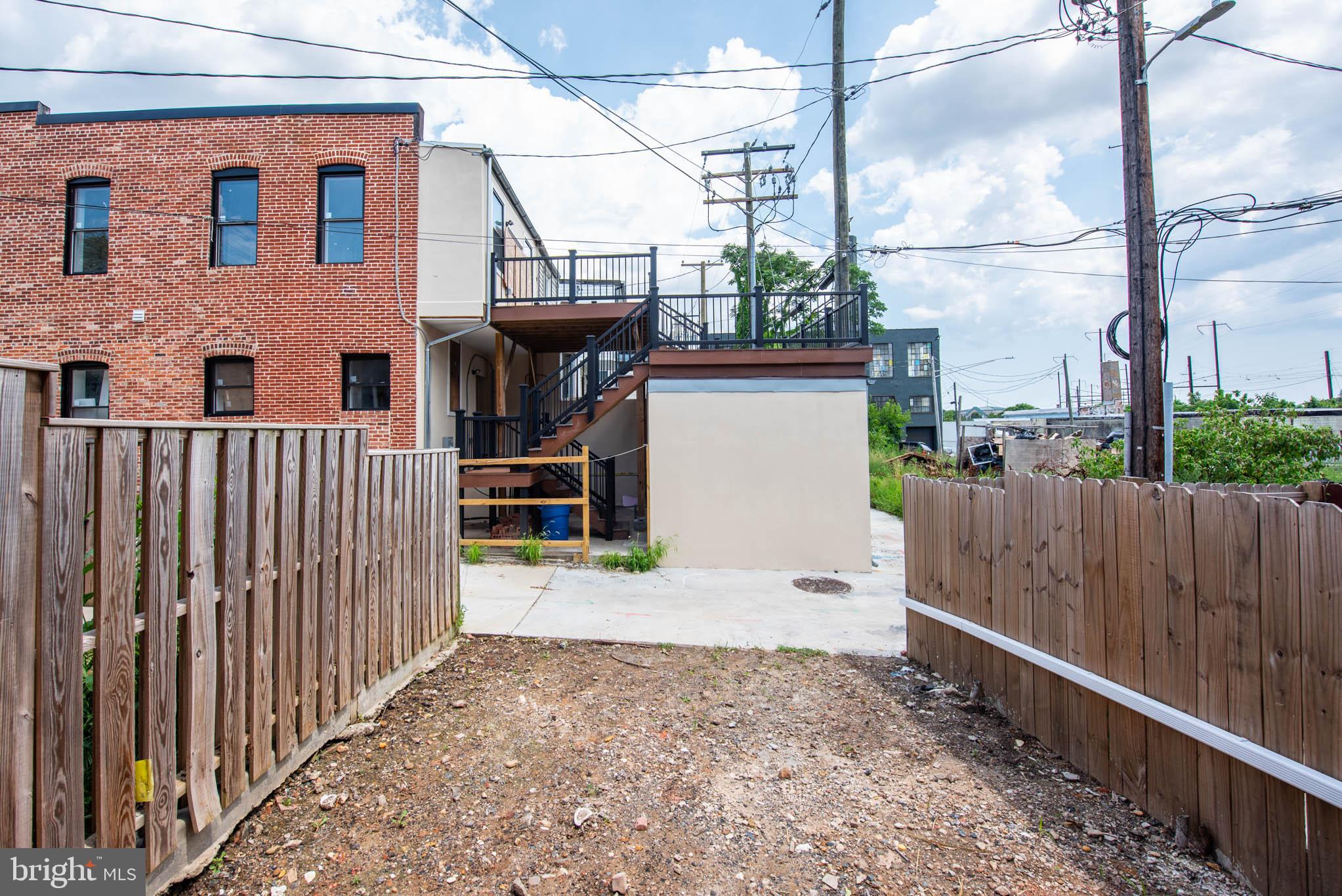 1427 N Broadway