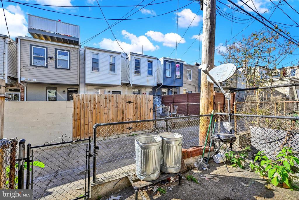 722 N Kenwood Ave