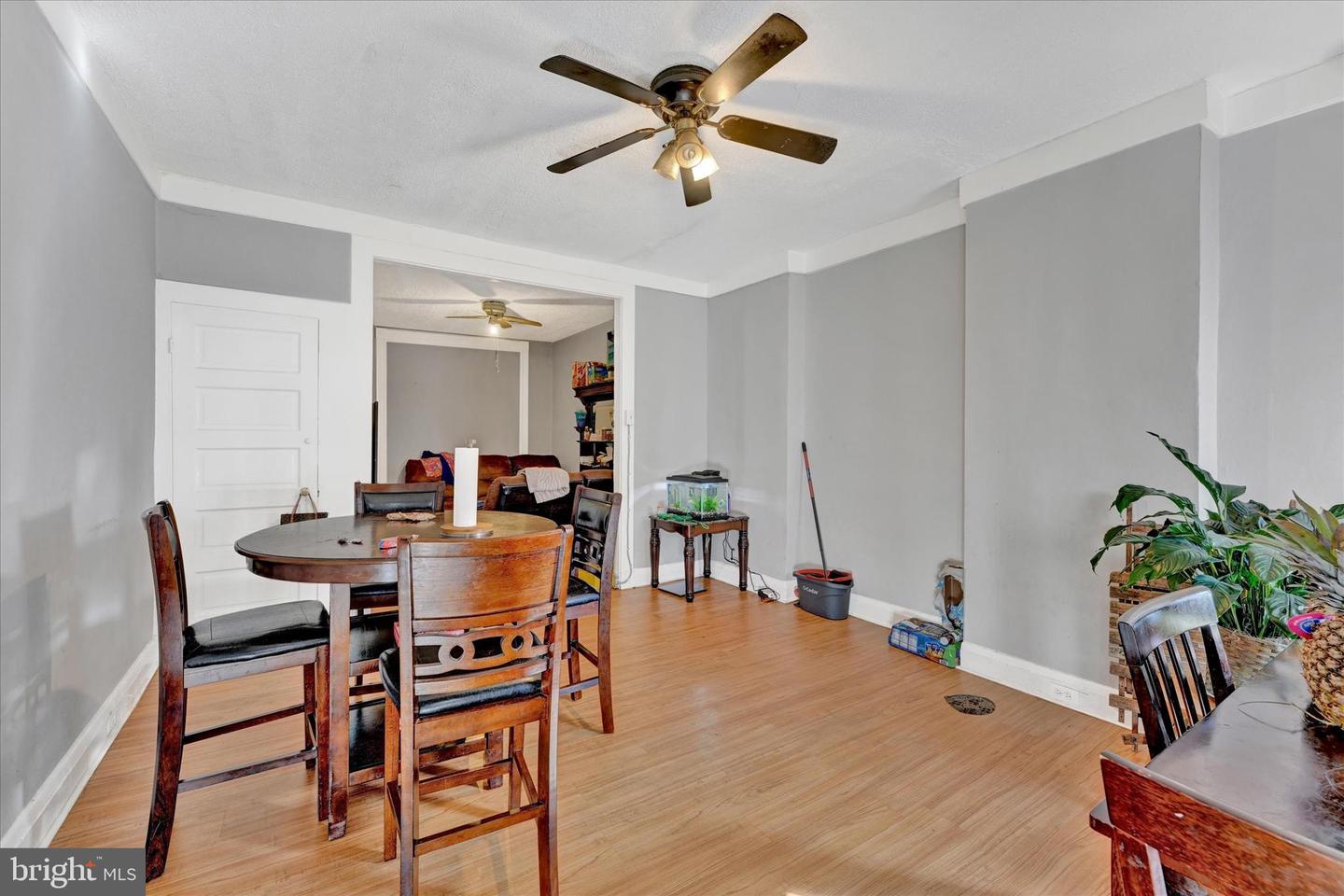 722 N Kenwood Ave