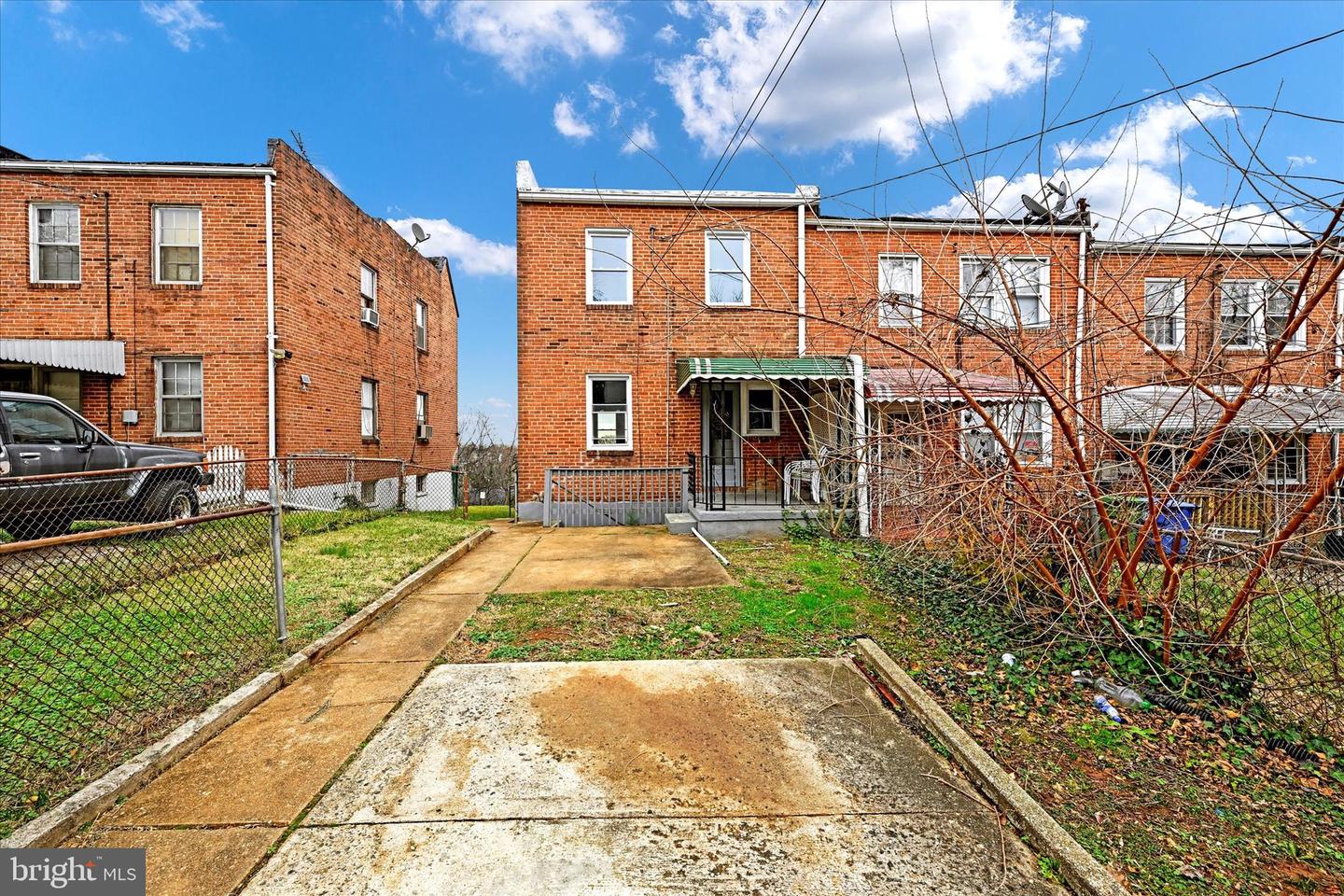 5934 Glen Falls Ave