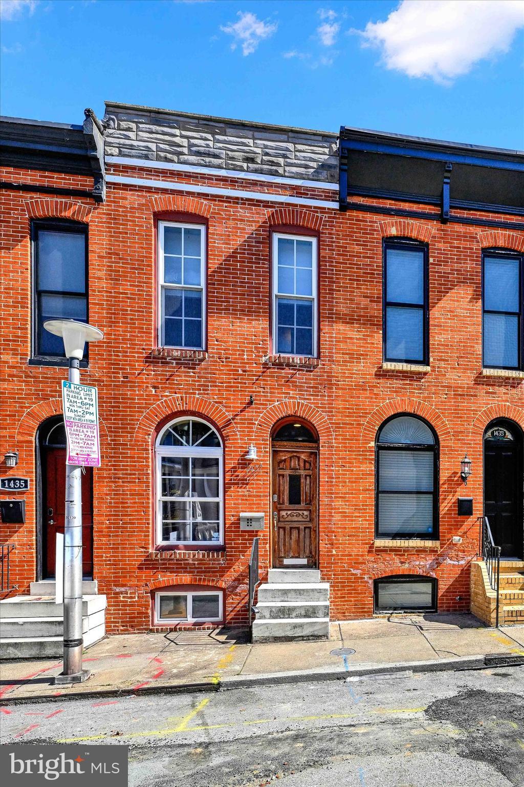 1437 Henry St