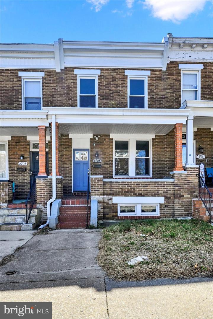 2703 Pelham Ave