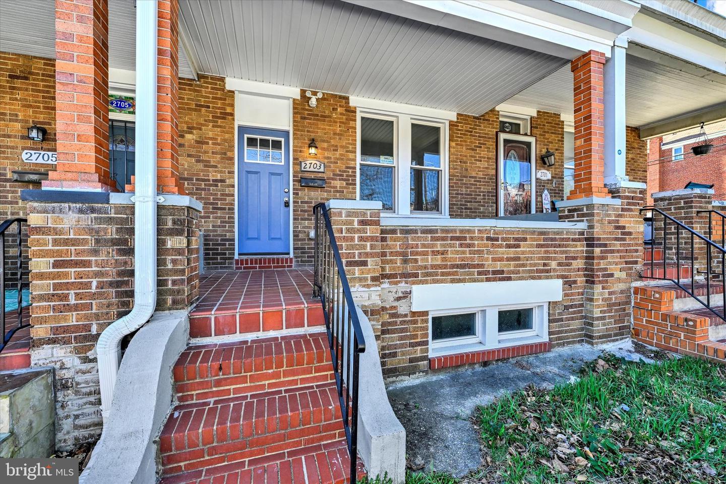 2703 Pelham Ave