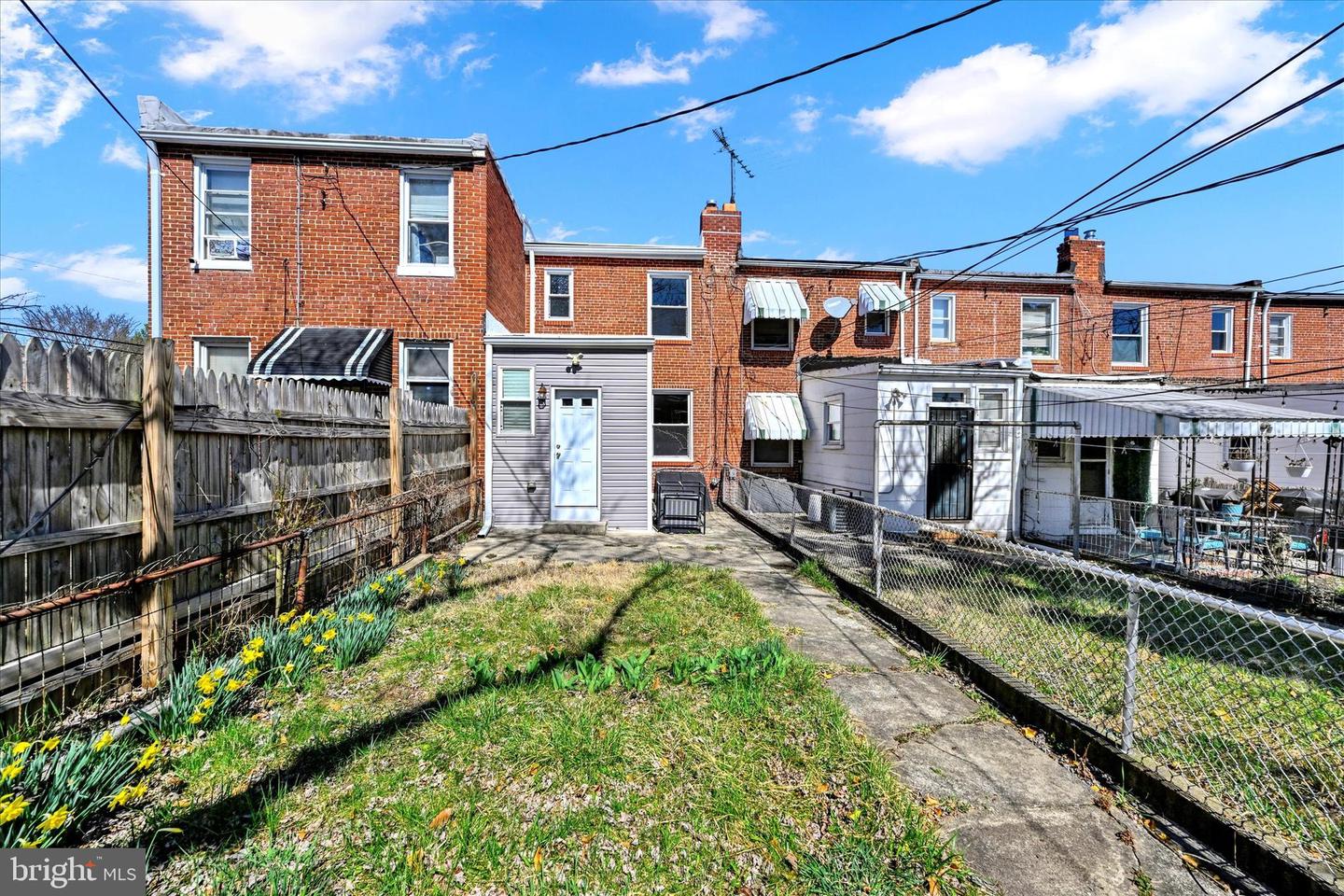 2703 Pelham Ave