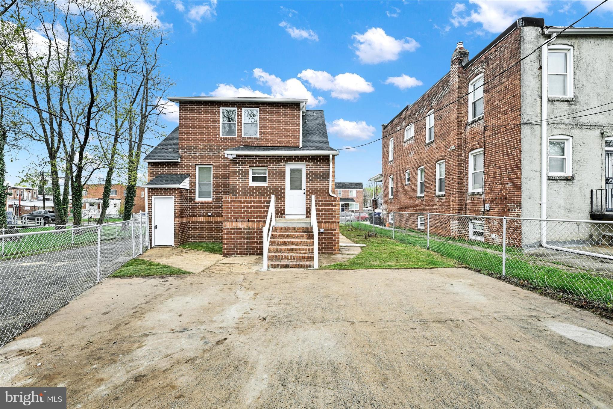 3505 Ingleside Ave