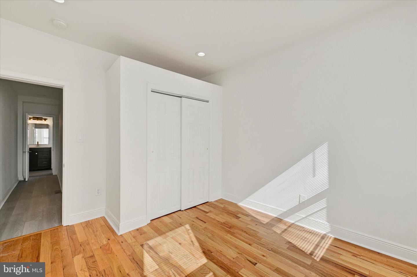 424 Grundy St