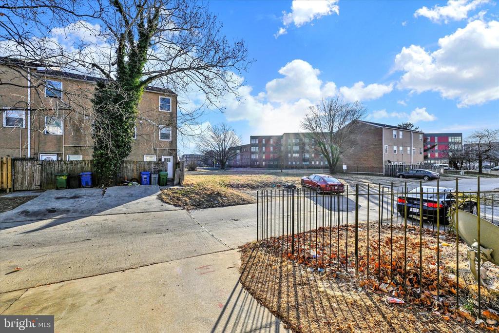 1401 Aisquith St