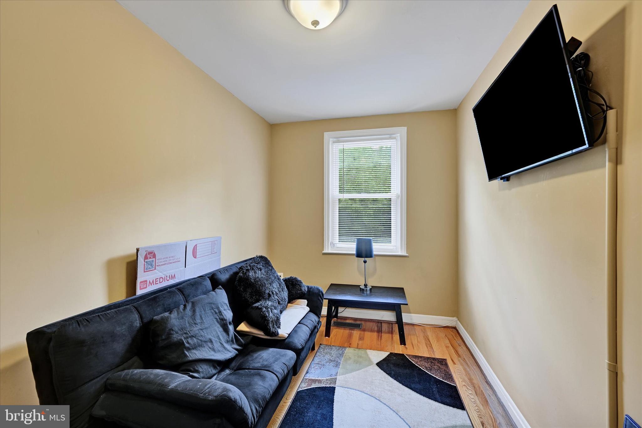 2412 W Cold Spring Ln