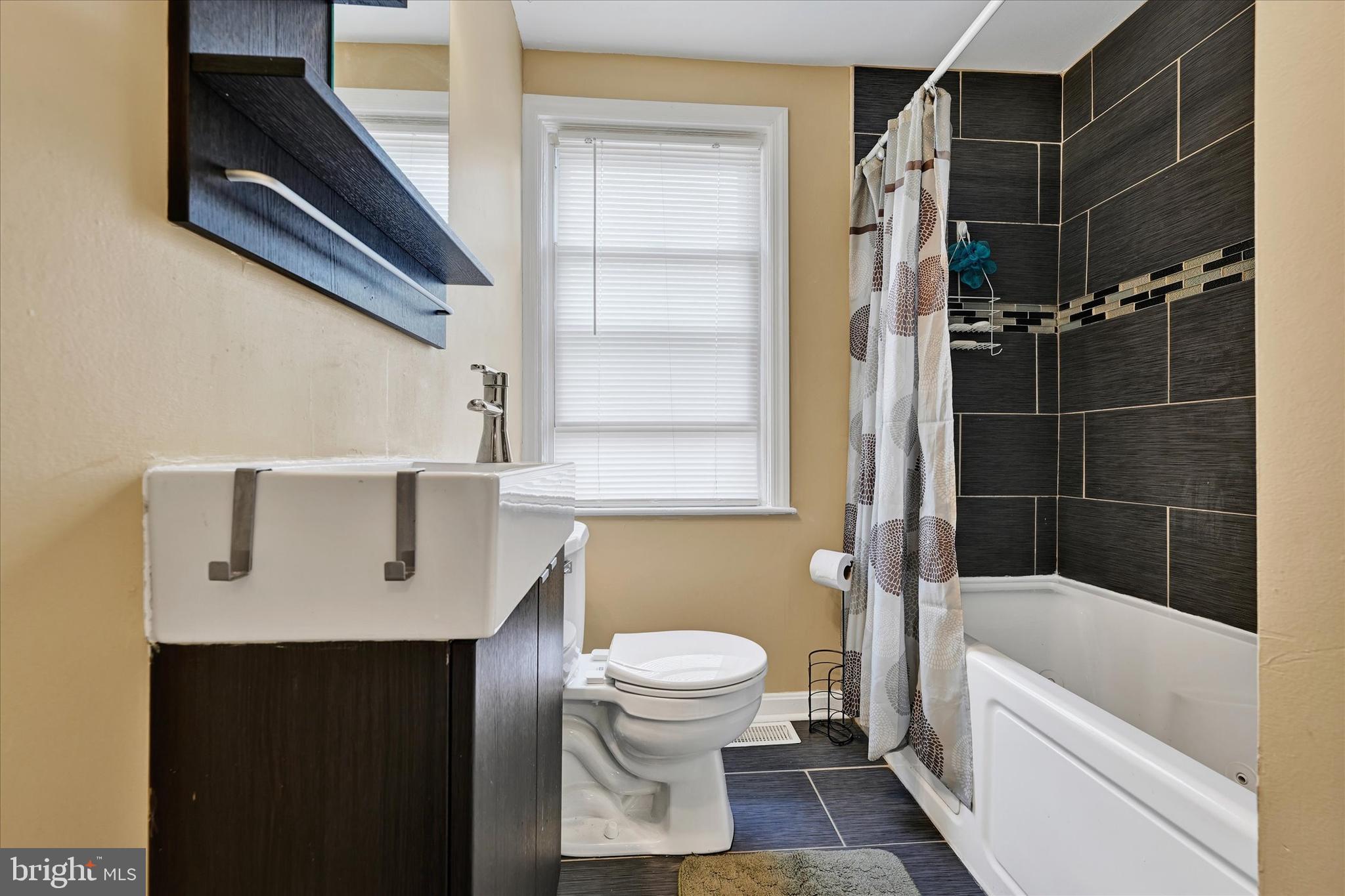 2412 W Cold Spring Ln