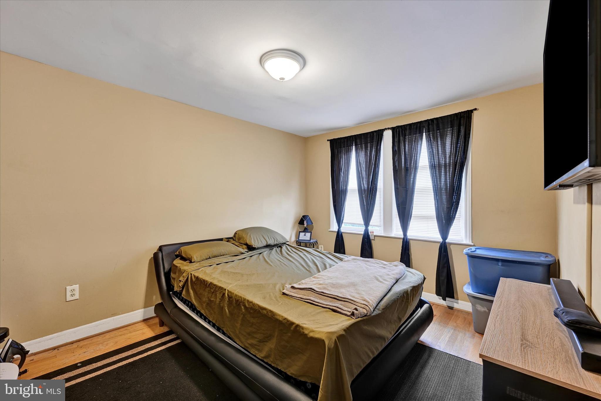 2412 W Cold Spring Ln