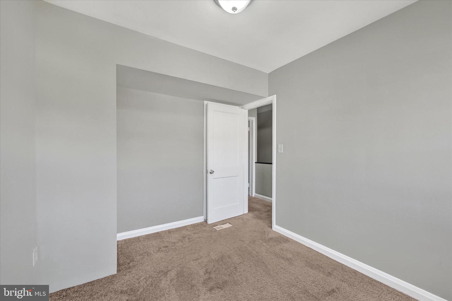 1076 Tunbridge Rd