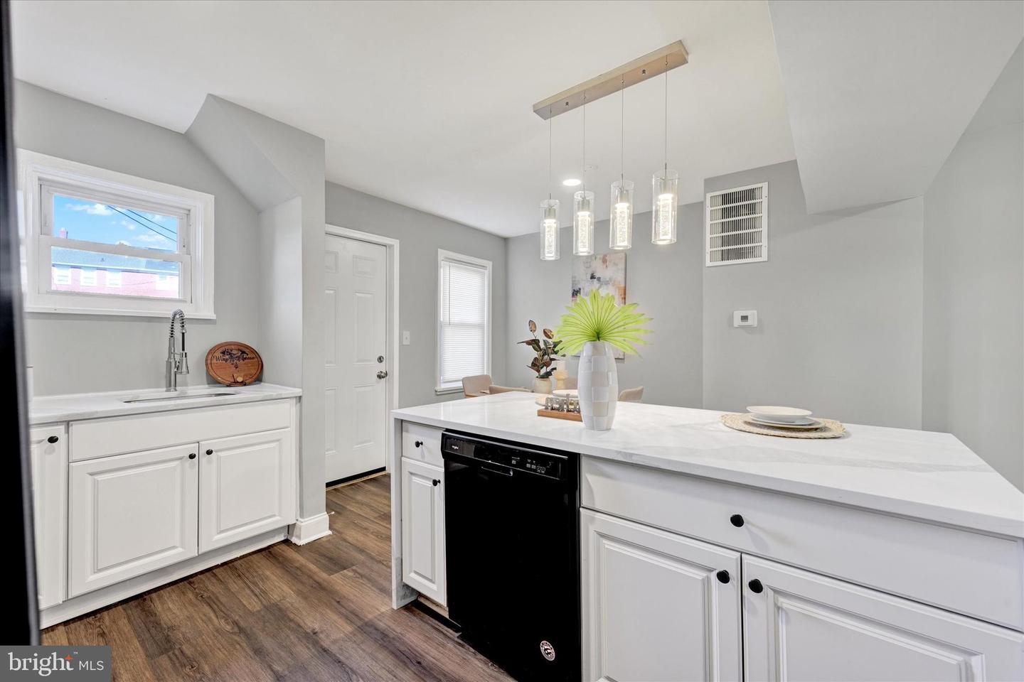 1076 Tunbridge Rd