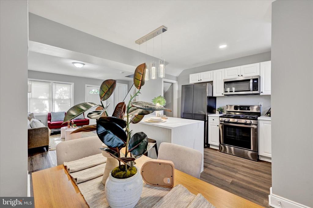 1076 Tunbridge Rd