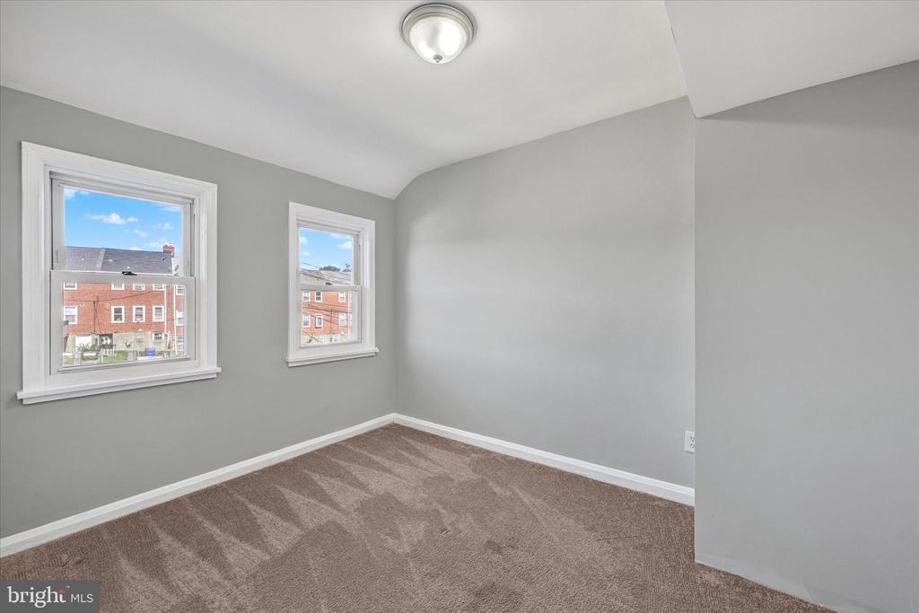 1076 Tunbridge Rd