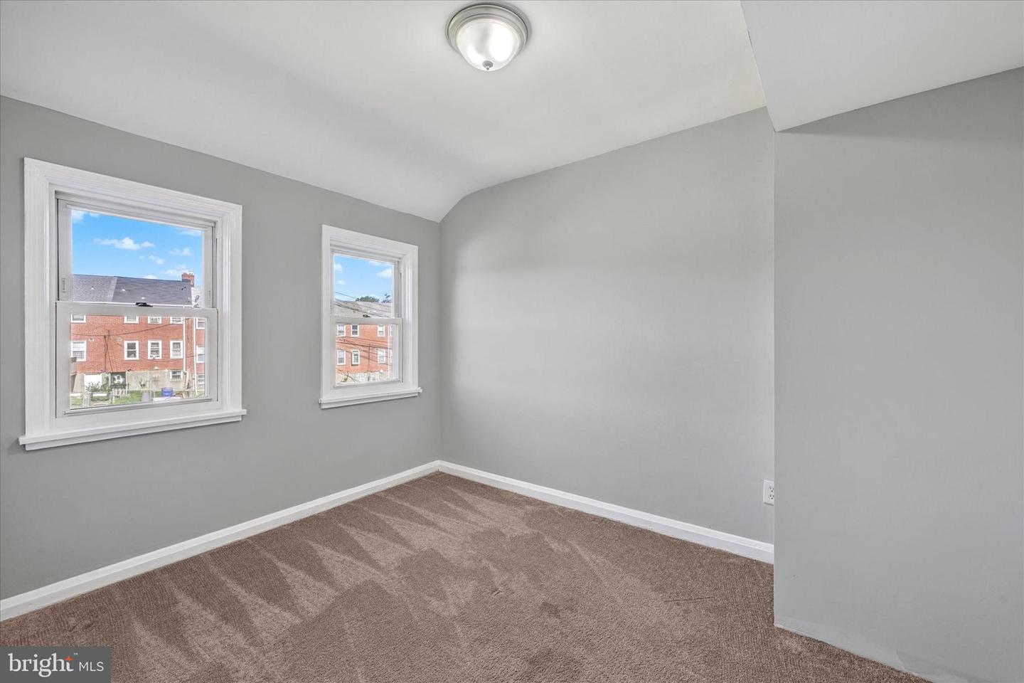1076 Tunbridge Rd