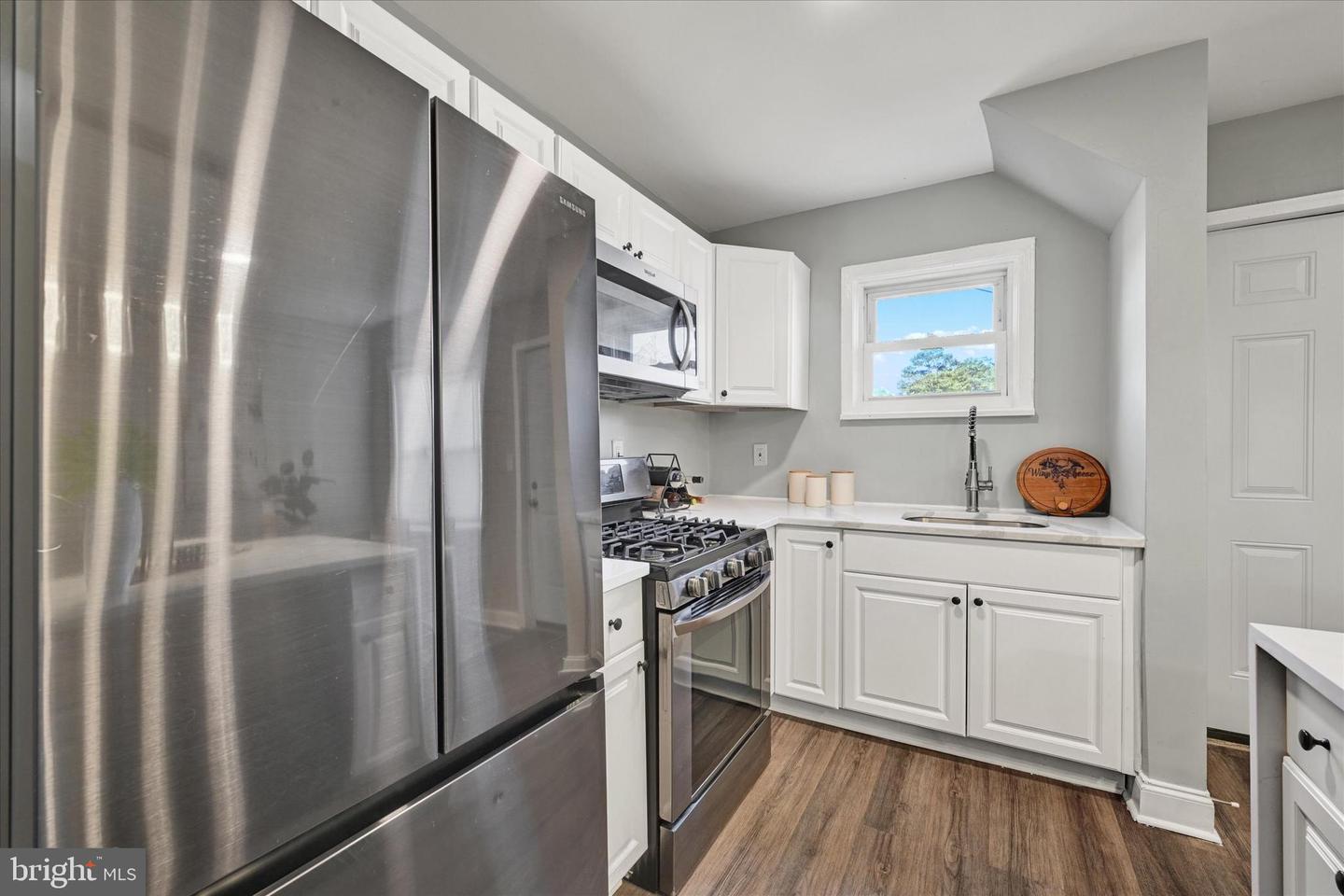 1076 Tunbridge Rd
