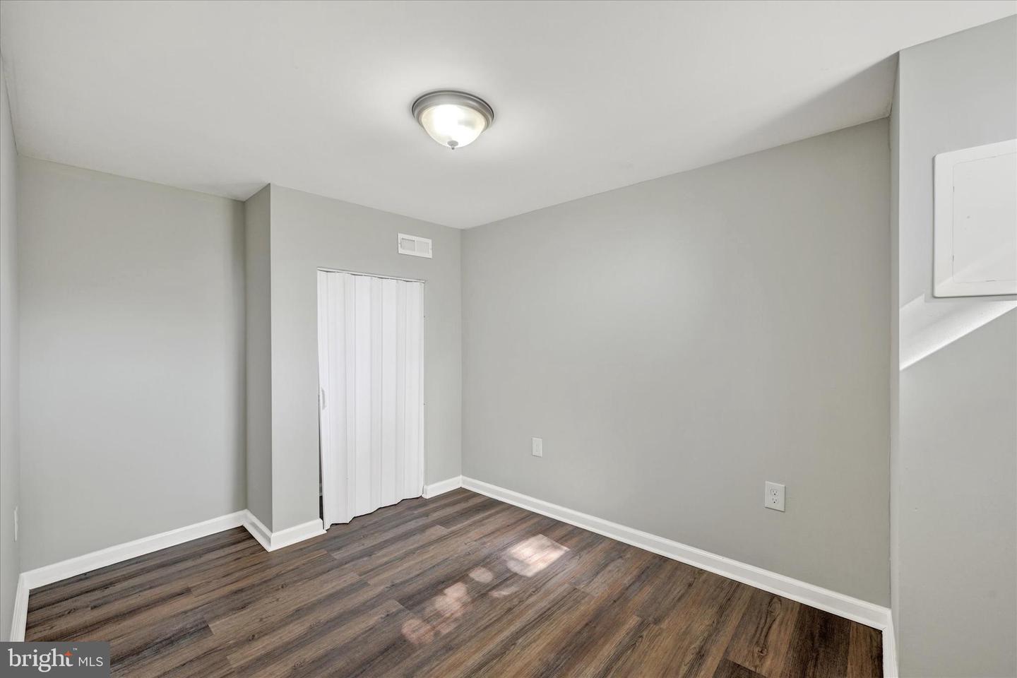 1076 Tunbridge Rd