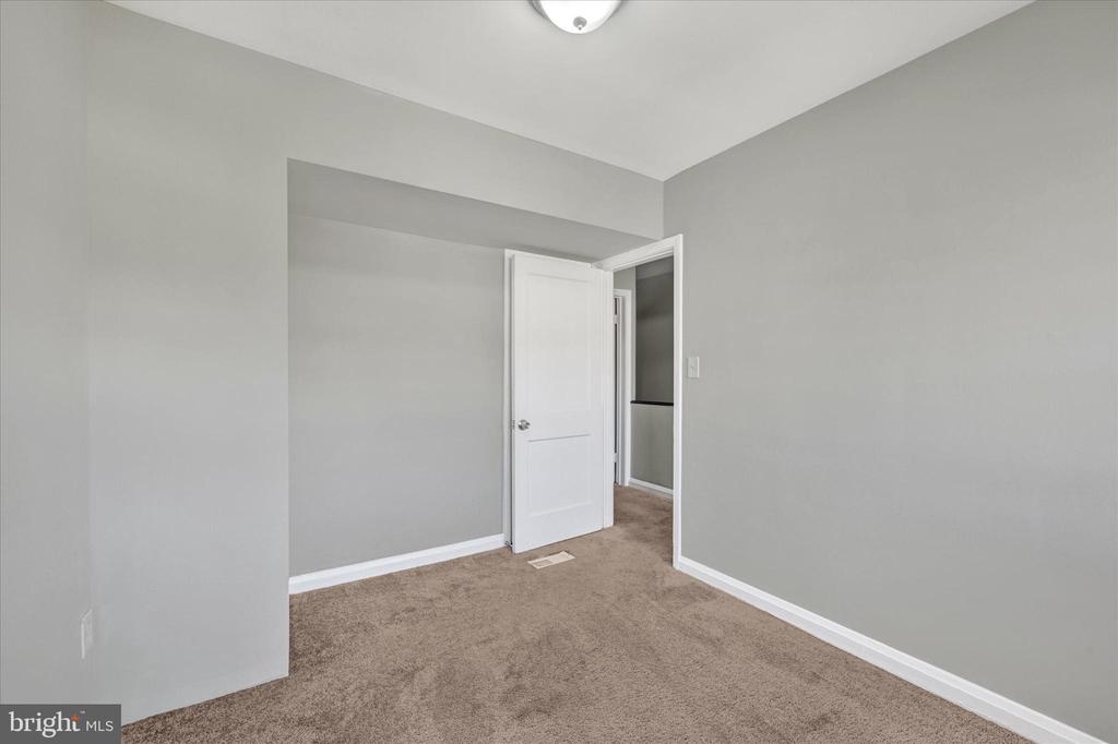 1076 Tunbridge Rd