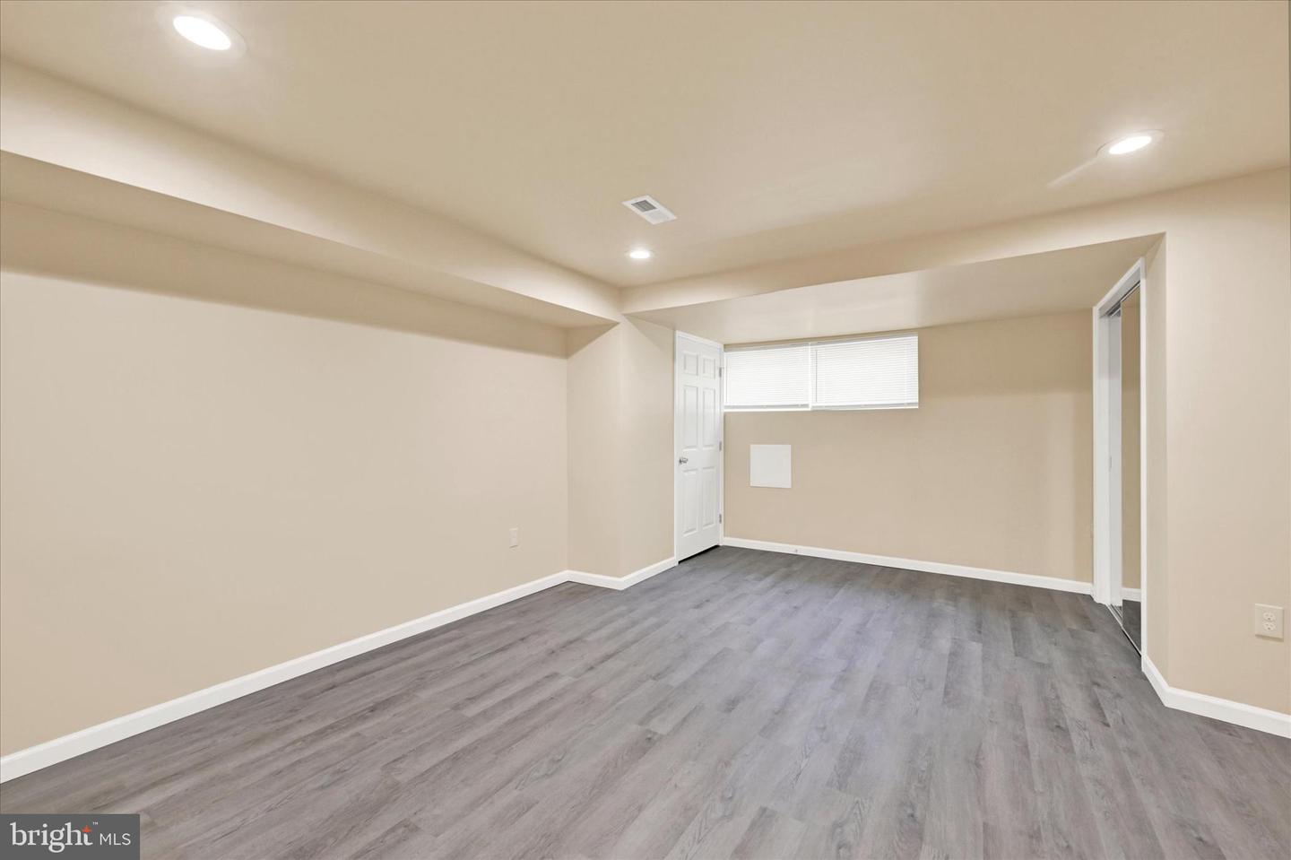 413 Elrino St