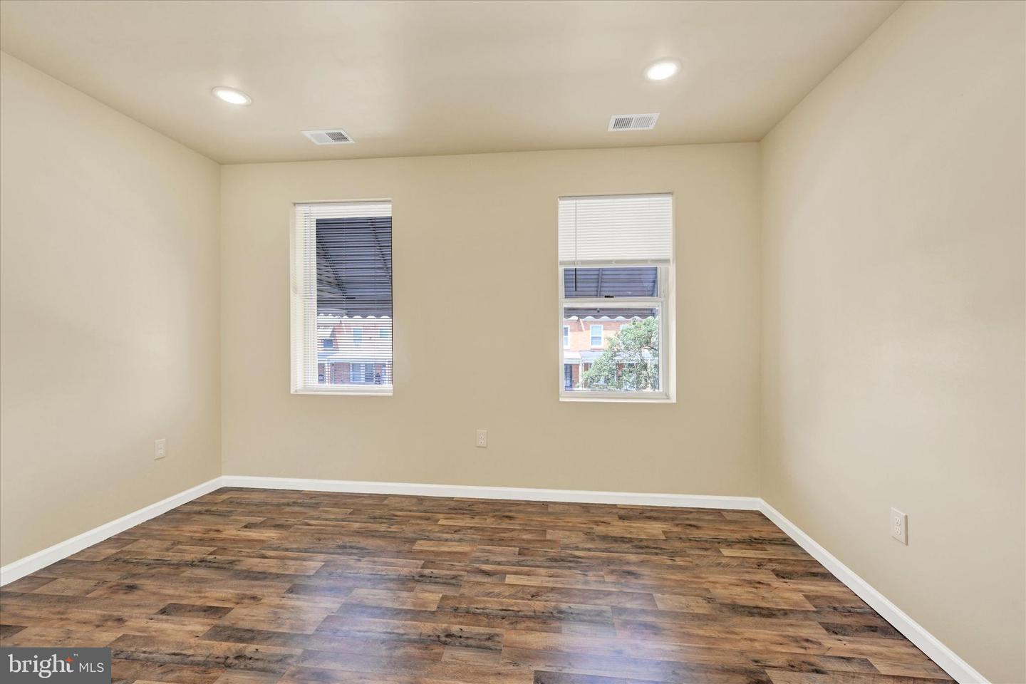 413 Elrino St