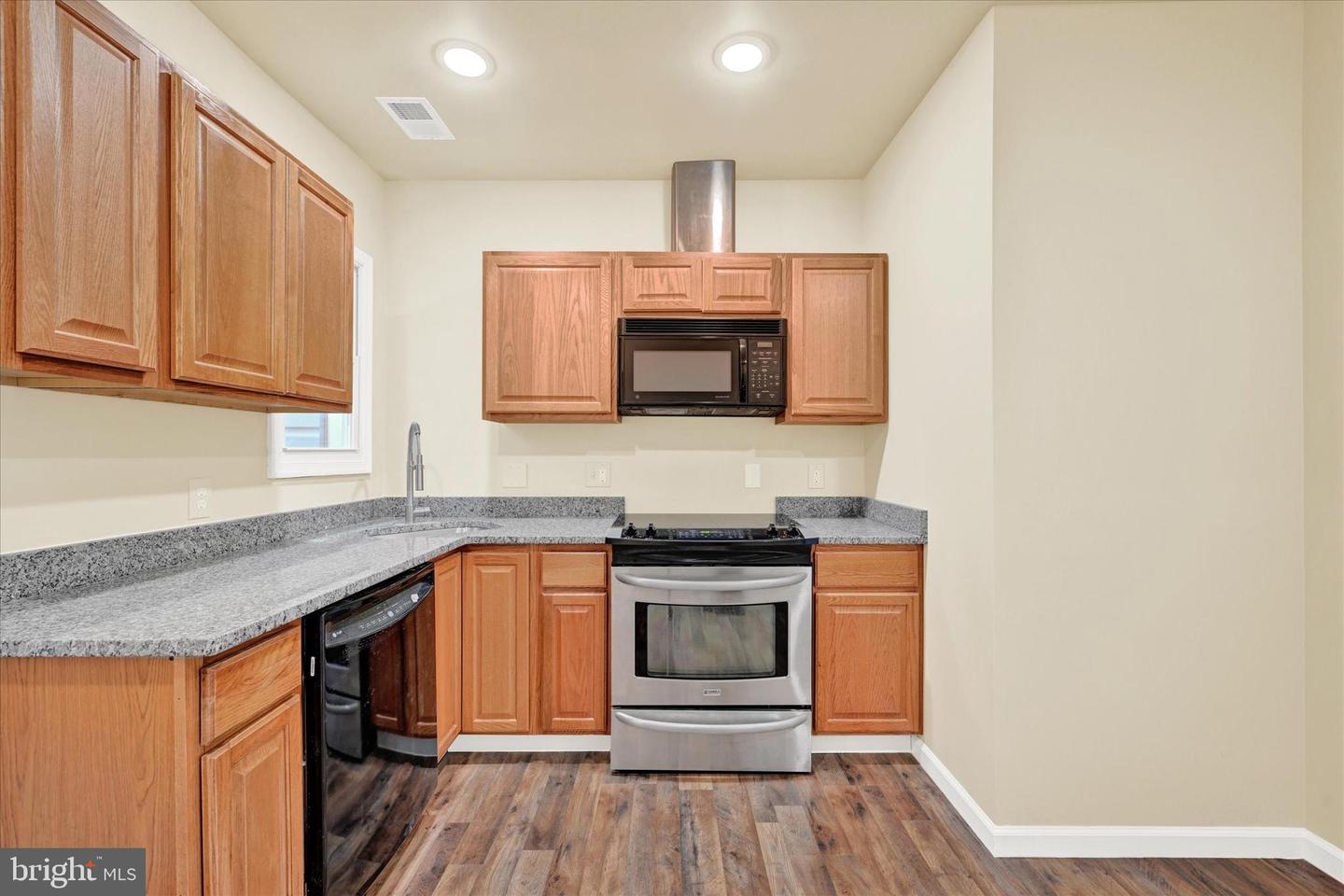 413 Elrino St