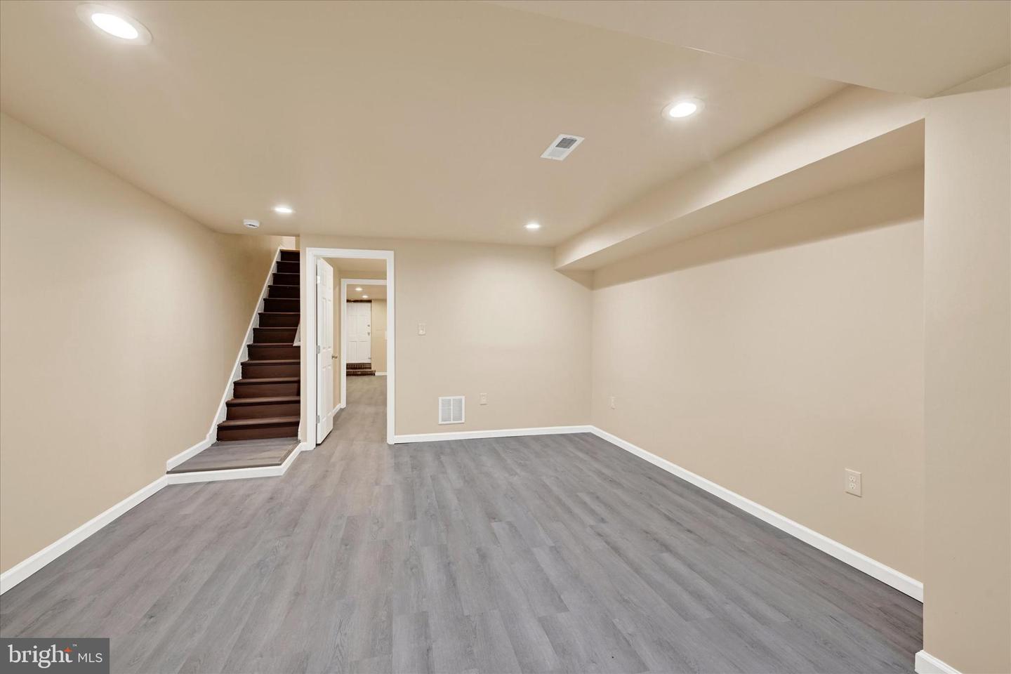 413 Elrino St