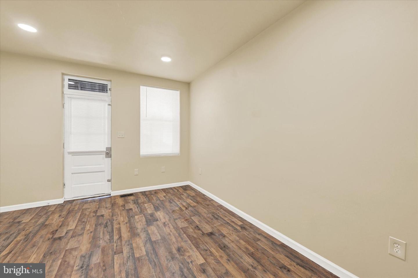 413 Elrino St