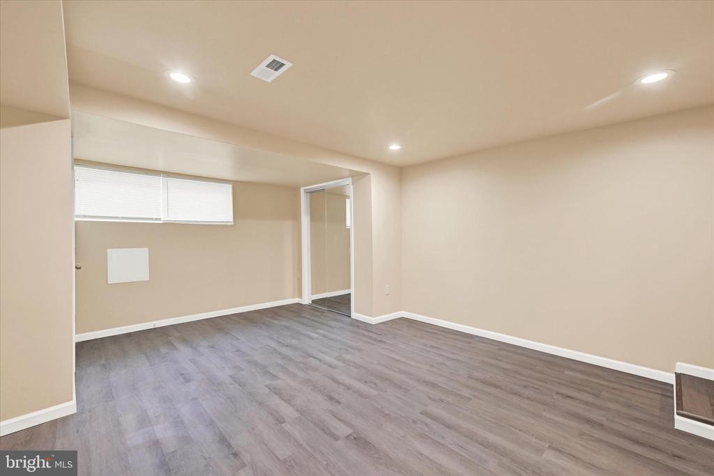413 Elrino St
