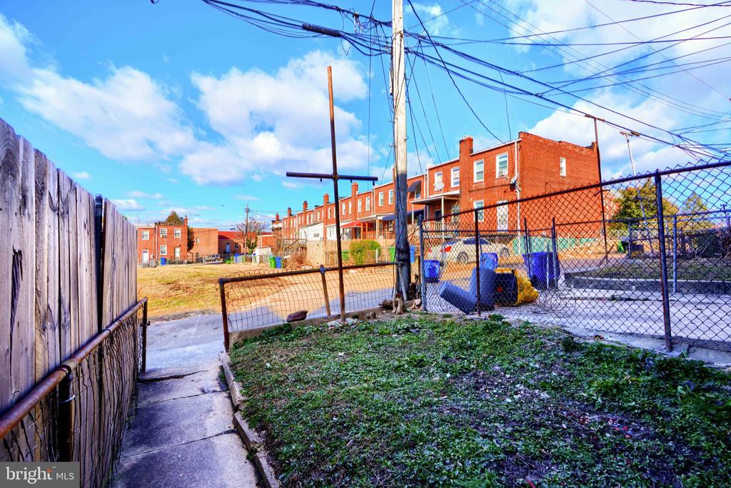 1314 N Kenwood Ave