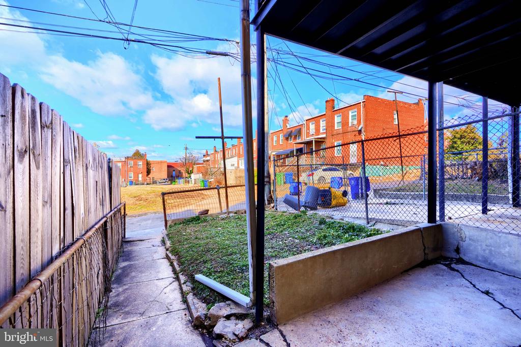 1314 N Kenwood Ave