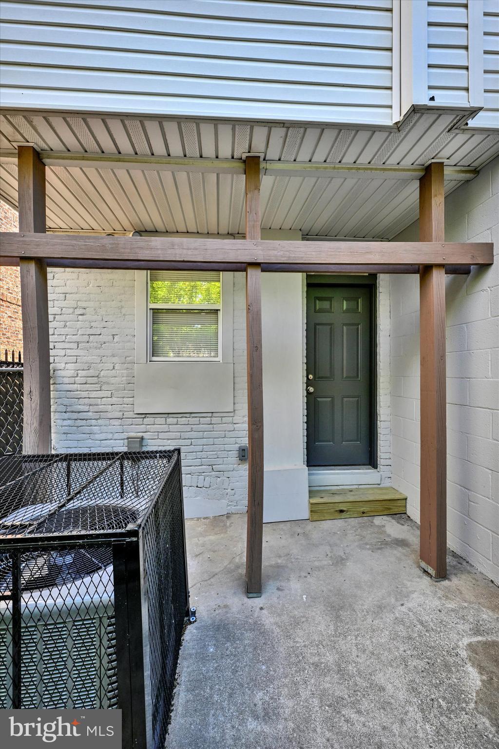 424 Grundy St