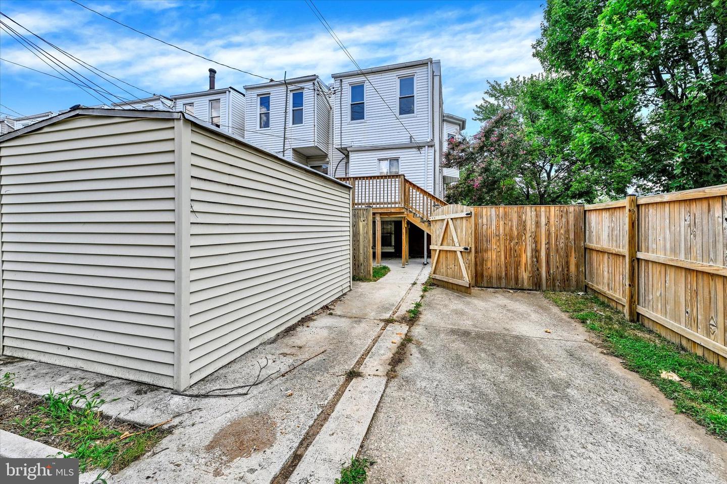 4000 Falls Rd