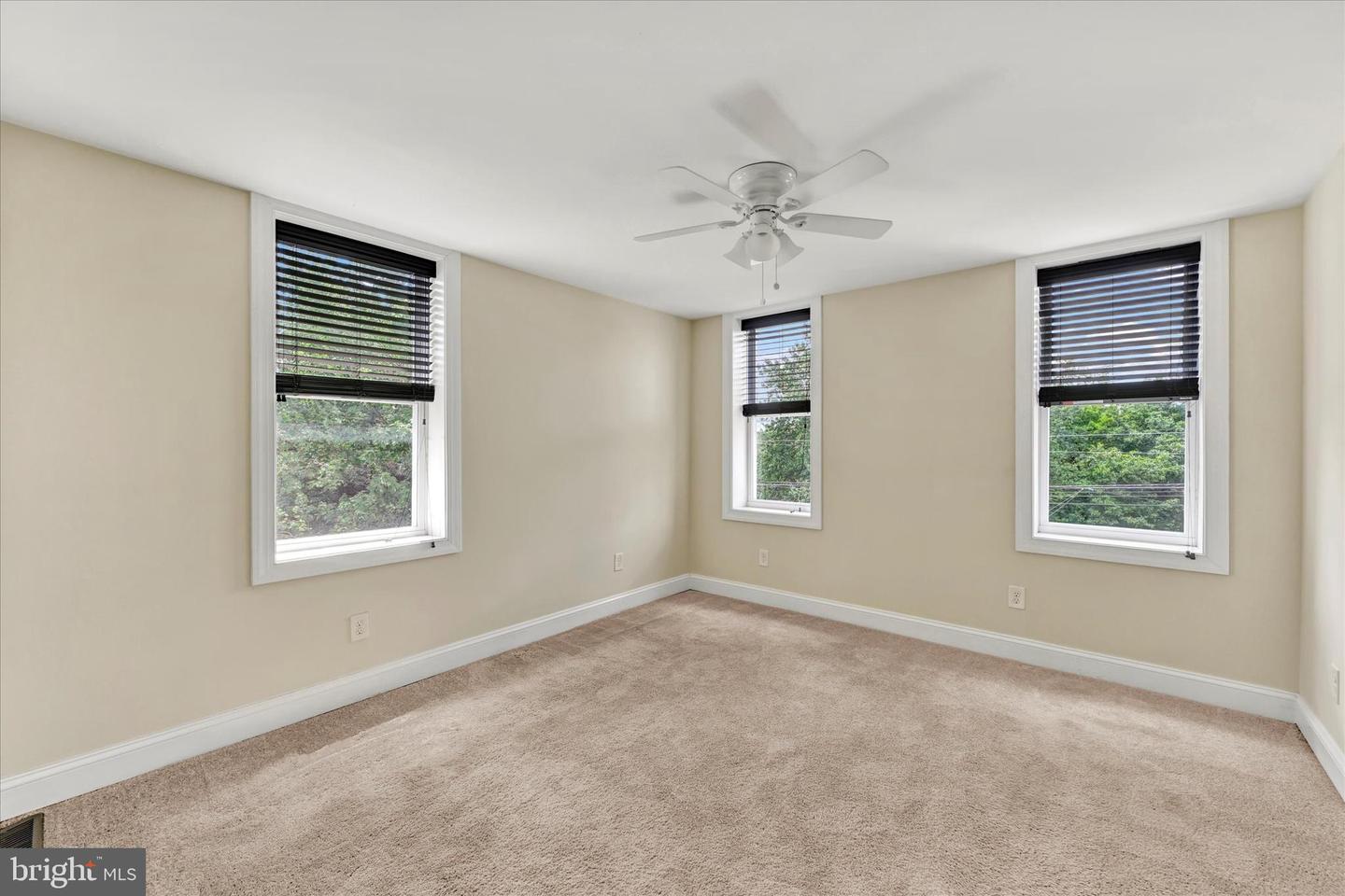 4000 Falls Rd