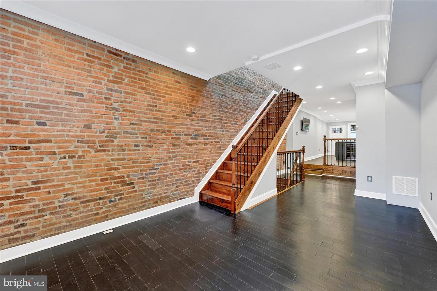 444 Grindall St