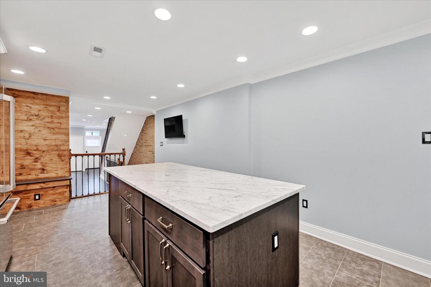 444 Grindall St