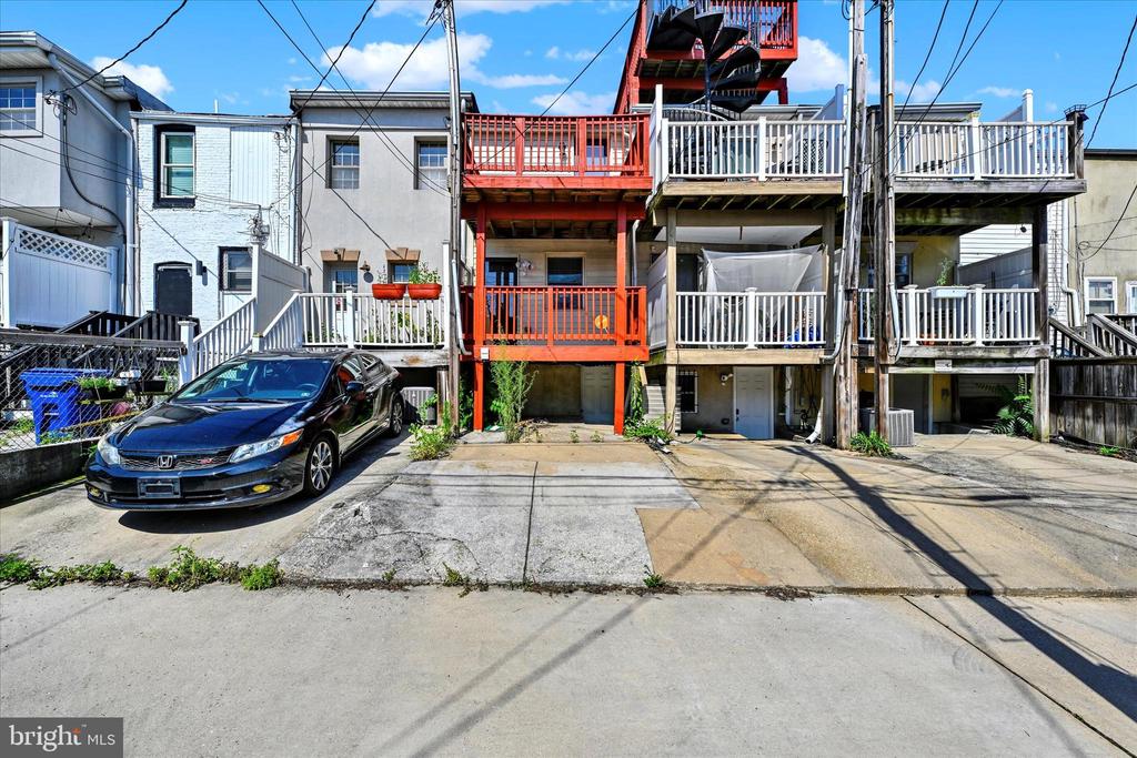 115 N BRADFORD STREET